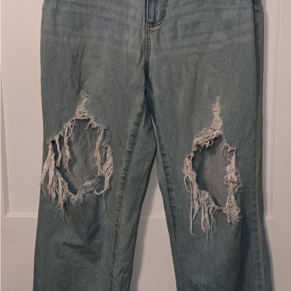 Universal Thread Distressed Blue Women's Jeans